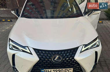 Внедорожник / Кроссовер Lexus UX 2020 в 