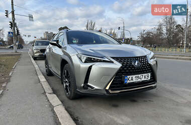 Внедорожник / Кроссовер Lexus UX 2020 в 