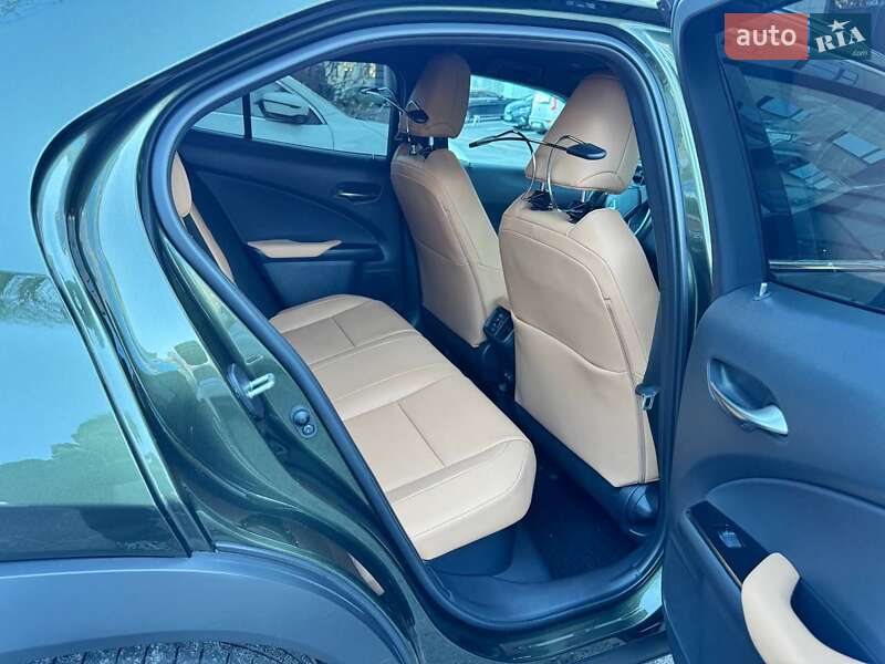 Внедорожник / Кроссовер Lexus UX 2022 в Киеве