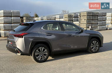 Внедорожник / Кроссовер Lexus UX 2020 в 