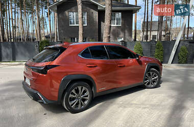 Позашляховик / Кросовер Lexus UX 2018 в 
