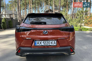 Позашляховик / Кросовер Lexus UX 2018 в 