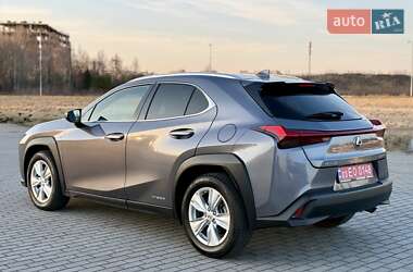 Внедорожник / Кроссовер Lexus UX 2020 в 