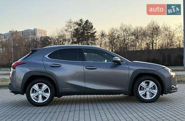 Внедорожник / Кроссовер Lexus UX 2020 в 