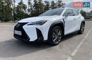 Внедорожник / Кроссовер Lexus UX 2018 в 