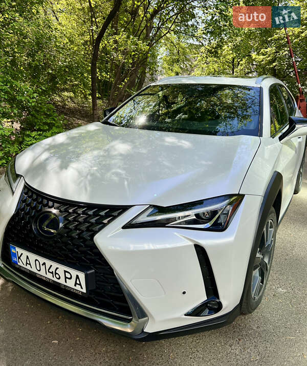 Lexus UX 2019