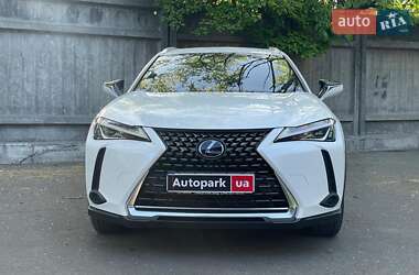 Внедорожник / Кроссовер Lexus UX 2018 в 