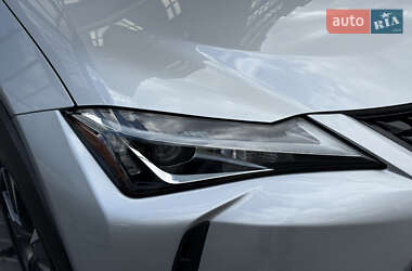 Внедорожник / Кроссовер Lexus UX 2020 в 