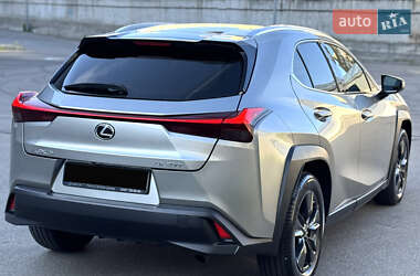 Внедорожник / Кроссовер Lexus UX 2019 в 