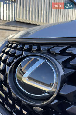 Внедорожник / Кроссовер Lexus UX 2019 в 