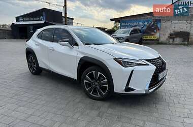 Позашляховик / Кросовер Lexus UX 2021 в 