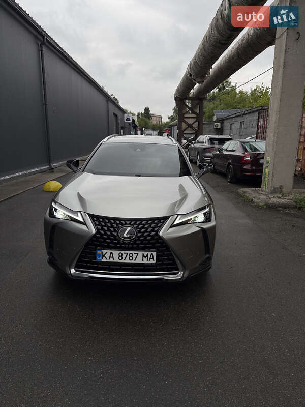 Позашляховик / Кросовер Lexus UX 2021 в 