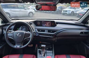 Внедорожник / Кроссовер Lexus UX 2020 в 