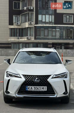 Внедорожник / Кроссовер Lexus UX 2020 в 