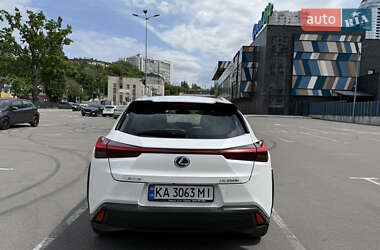 Внедорожник / Кроссовер Lexus UX 2020 в 