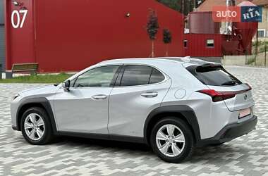Внедорожник / Кроссовер Lexus UX 2020 в 
