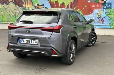 Внедорожник / Кроссовер Lexus UX 2021 в 