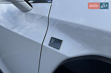 Внедорожник / Кроссовер Lexus UX 2022 в 