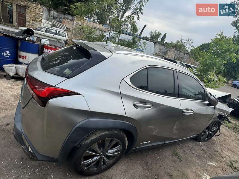 Позашляховик / Кросовер Lexus UX 2018 в Одесі фото 11 Позашляховик / Кросовер Lexus UX 2018 в Одесі