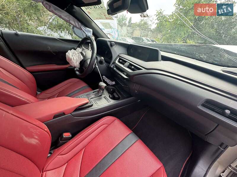 Позашляховик / Кросовер Lexus UX 2018 в Одесі фото 17 Позашляховик / Кросовер Lexus UX 2018 в Одесі
