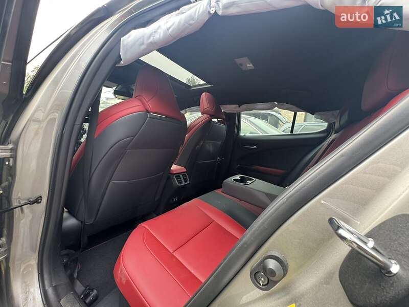 Позашляховик / Кросовер Lexus UX 2018 в Одесі фото 36 Позашляховик / Кросовер Lexus UX 2018 в Одесі