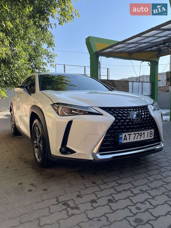 Внедорожник / Кроссовер Lexus UX 2019 в Черновцах