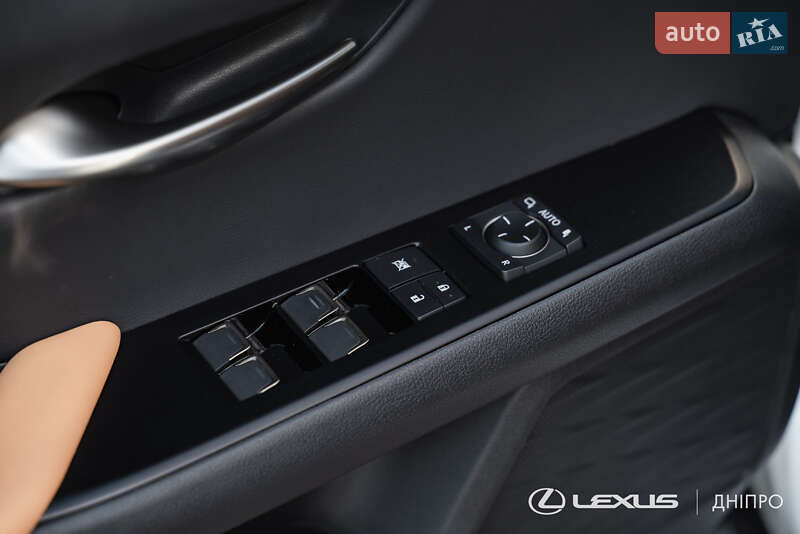 Внедорожник / Кроссовер Lexus UX 2023 в Днепре