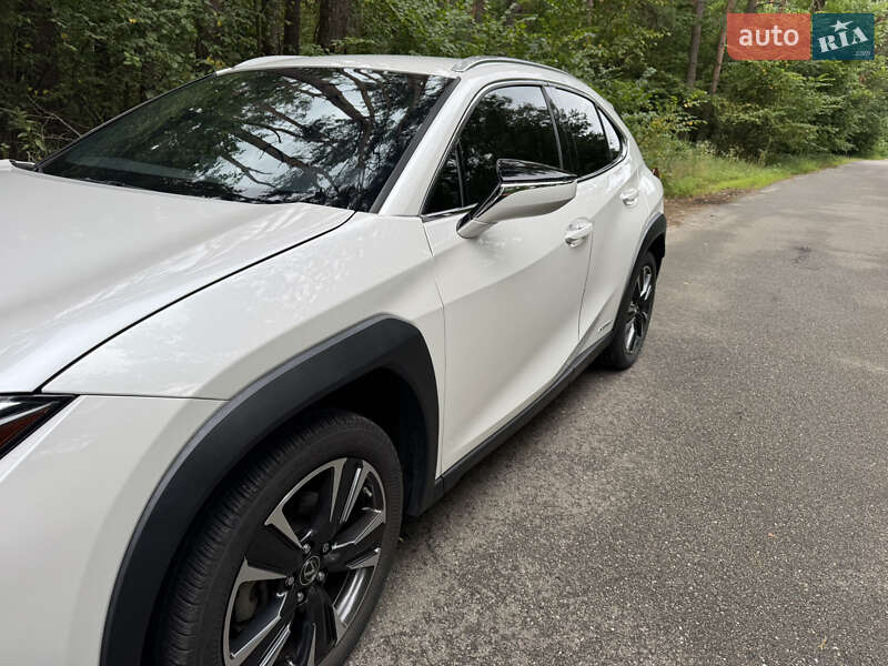 Внедорожник / Кроссовер Lexus UX 2021 в Киеве