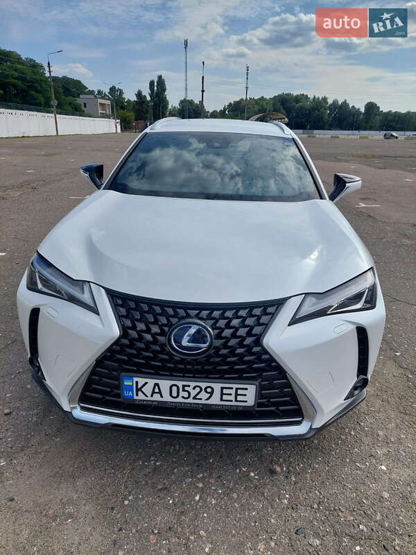 Lexus UX 2019