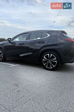 Позашляховик / Кросовер Lexus UX 2020 в 