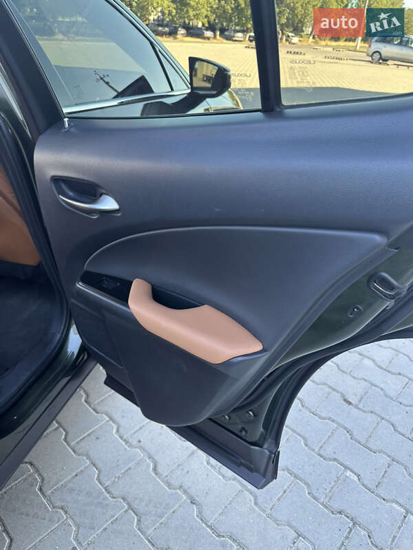 Внедорожник / Кроссовер Lexus UX 2020 в Подольске фото 16 Внедорожник / Кроссовер Lexus UX 2020 в Подольске