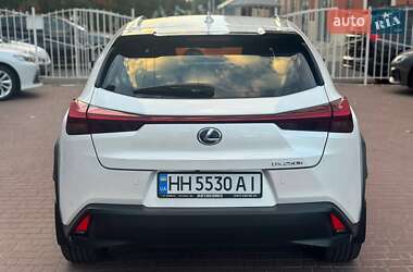 Внедорожник / Кроссовер Lexus UX 2019 в 