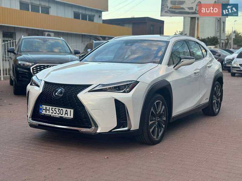 Lexus UX 2019