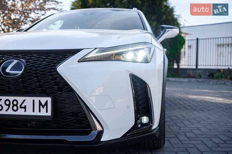Внедорожник / Кроссовер Lexus UX 2019 в Ровно