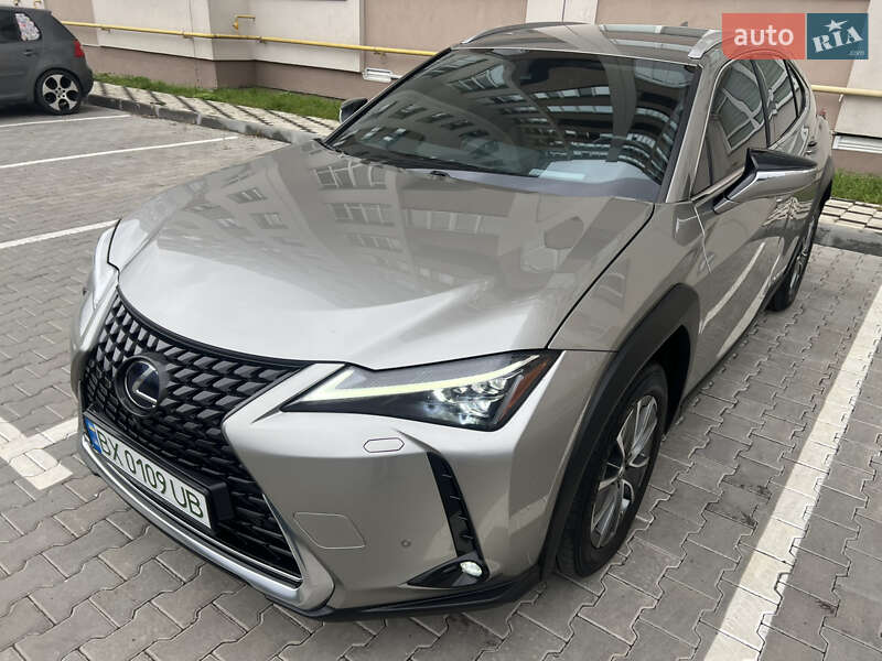Позашляховик / Кросовер Lexus UX 2020 в Хмельницькому