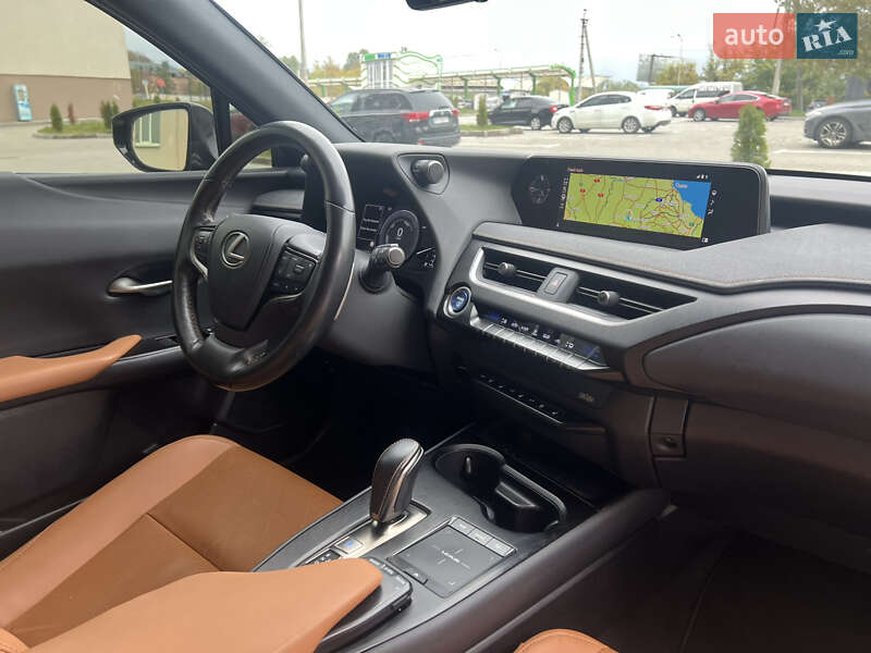 Позашляховик / Кросовер Lexus UX 2020 в Хмельницькому