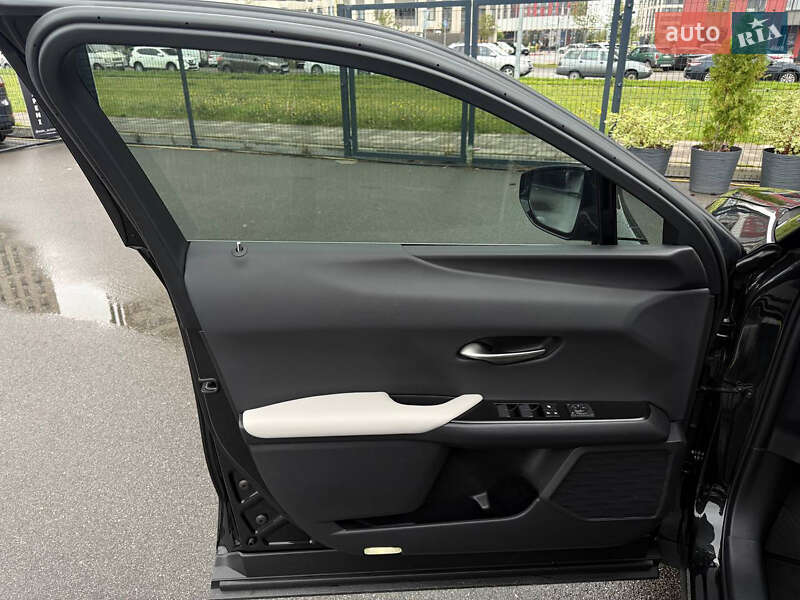 Позашляховик / Кросовер Lexus UX 2020 в Києві фото 30 Позашляховик / Кросовер Lexus UX 2020 в Києві