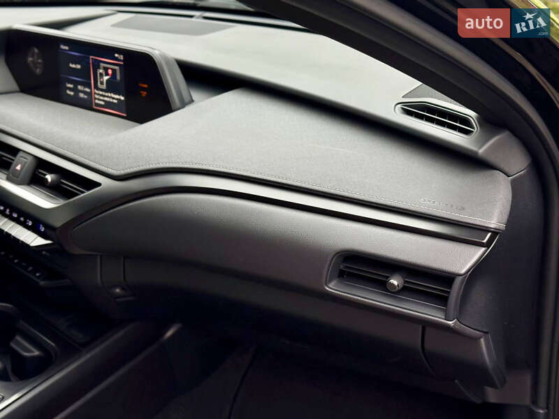 Позашляховик / Кросовер Lexus UX 2020 в Києві фото 39 Позашляховик / Кросовер Lexus UX 2020 в Києві