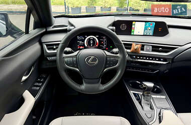 Внедорожник / Кроссовер Lexus UX 2020 в 