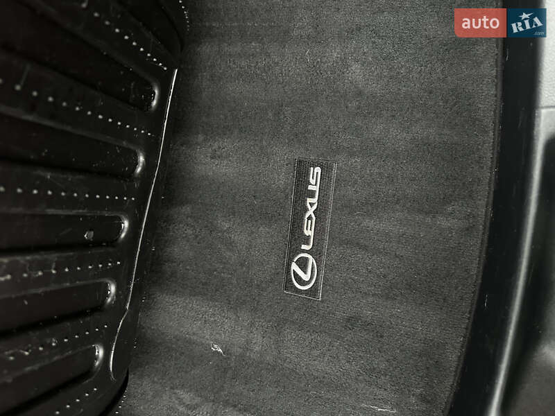 Позашляховик / Кросовер Lexus UX 2019 в Києві фото 14 Позашляховик / Кросовер Lexus UX 2019 в Києві