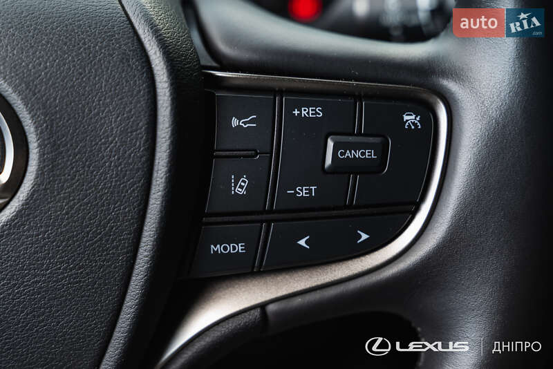 Позашляховик / Кросовер Lexus UX 2023 в Дніпрі фото 22 Позашляховик / Кросовер Lexus UX 2023 в Дніпрі