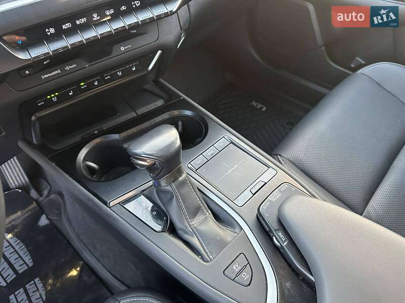 Позашляховик / Кросовер Lexus UX 2020 в Києві фото 18 Позашляховик / Кросовер Lexus UX 2020 в Києві