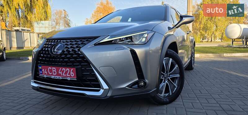 Lexus UX 2021