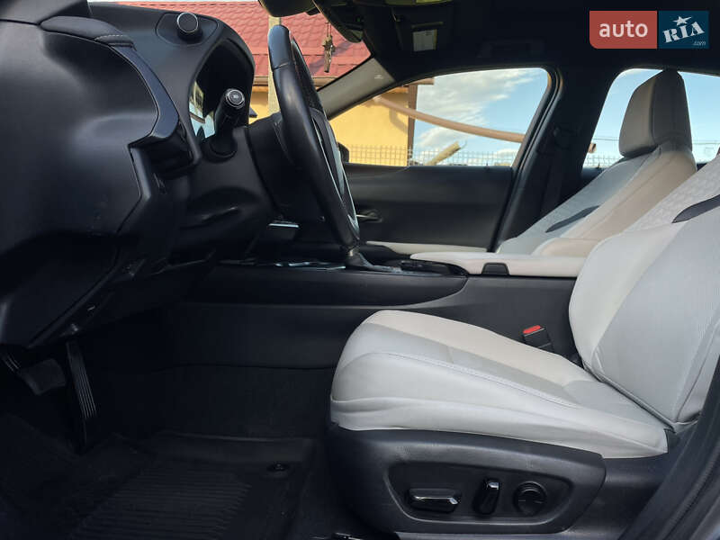 Позашляховик / Кросовер Lexus UX 2022 в Львові