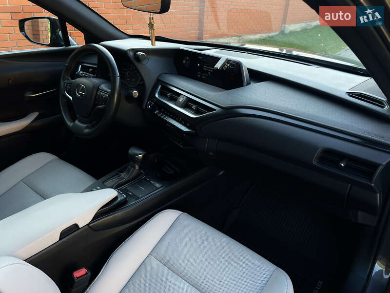Позашляховик / Кросовер Lexus UX 2022 в Львові
