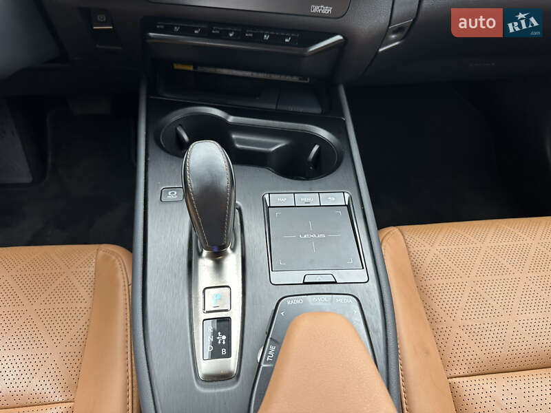 Внедорожник / Кроссовер Lexus UX 2020 в Киеве фото 28 Внедорожник / Кроссовер Lexus UX 2020 в Киеве