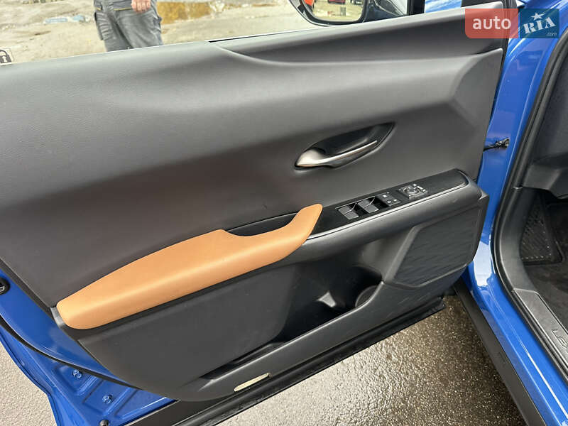 Внедорожник / Кроссовер Lexus UX 2020 в Киеве фото 30 Внедорожник / Кроссовер Lexus UX 2020 в Киеве