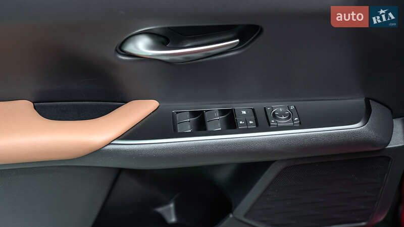 Позашляховик / Кросовер Lexus UX 2019 в Львові фото 16 Позашляховик / Кросовер Lexus UX 2019 в Львові