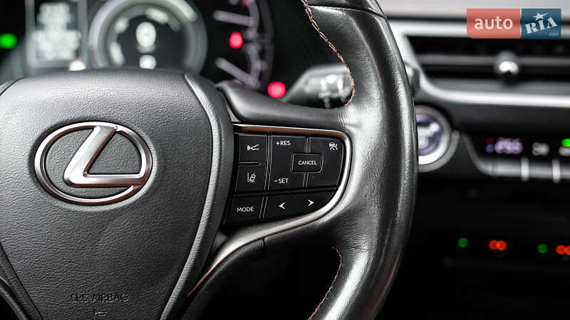 Позашляховик / Кросовер Lexus UX 2019 в Львові фото 21 Позашляховик / Кросовер Lexus UX 2019 в Львові