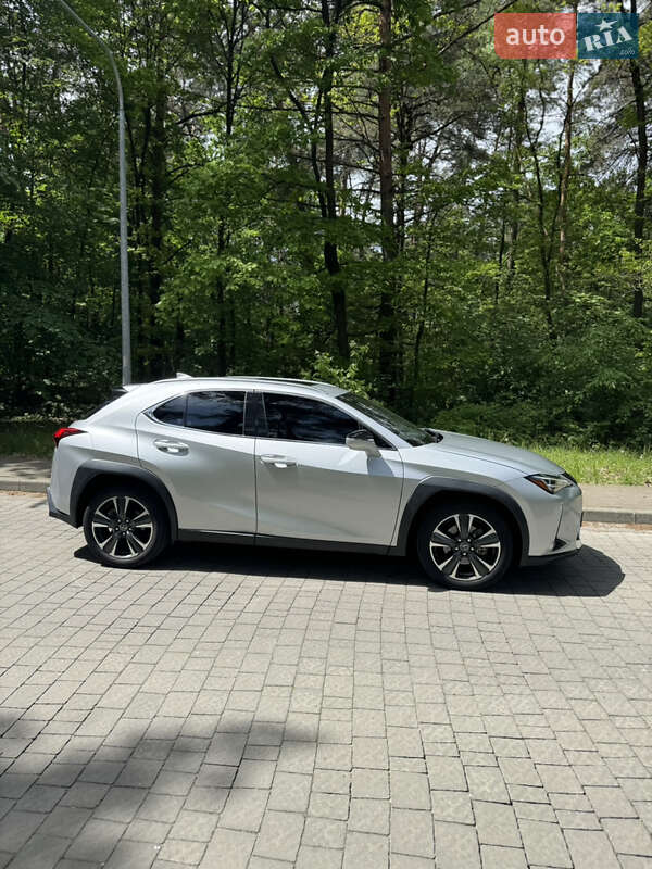 Внедорожник / Кроссовер Lexus UX 2020 в Львове